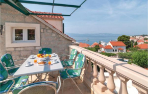 Two-Bedroom Apartment in Bol, Bol